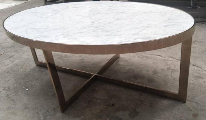 屋内家具の石のメタル・ベースの上の居間のコーヒー テーブルの白い水晶 0