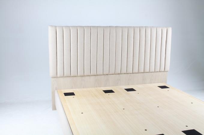 ホテルの寝室の家具セットは固定家具の白い色および王Bedを含んでいる 1