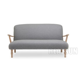 購入 木のハンドルが付いている優雅なリネン骨董品のLoveseat 2 Seaterの居間のソファー オンライン製造