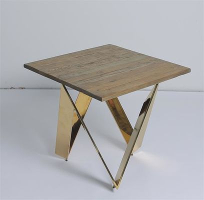 購入 60x60x60cmの居間のコーヒー テーブルXは真鍮の足によって形づいた オンライン製造