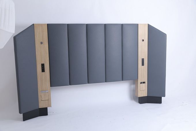 Sizのベッドの家具の生地によって装飾される房をやりくりするホテルのベッドの頭板の寝室 2
